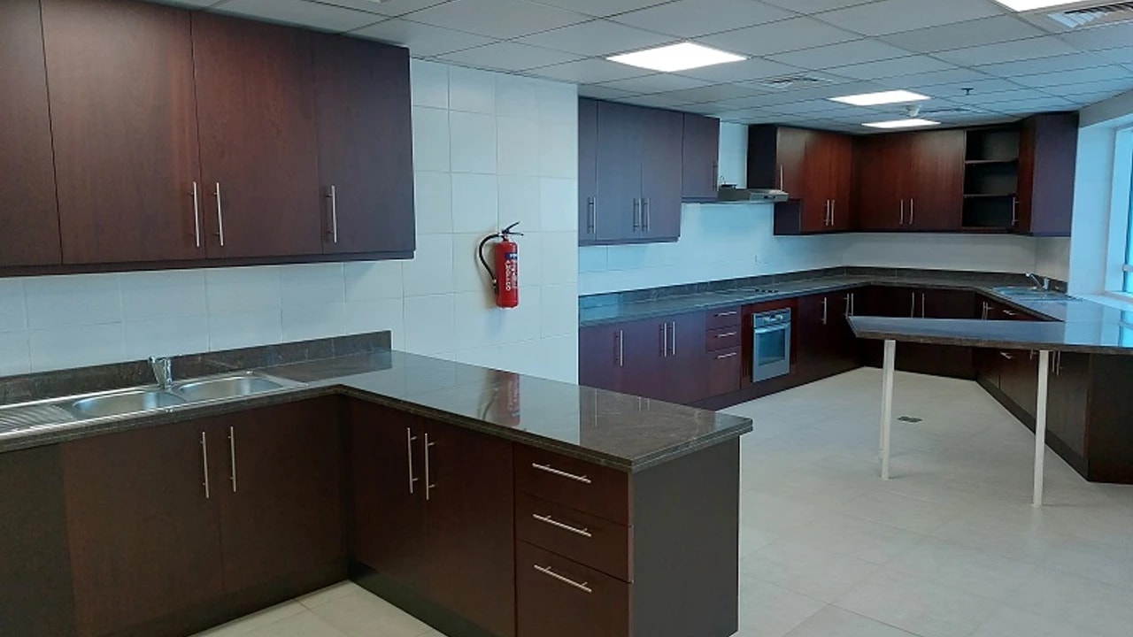 4 Bedroom Apartment for Rent in Grosvenor Commercial Tower, Sheikh Zayed Road – Hook & Overview